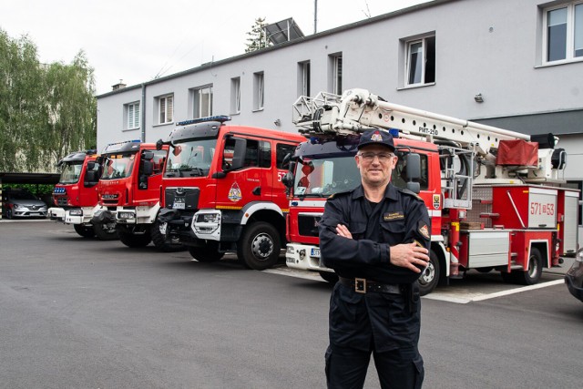 Po komendzie oprowadzał nas mł. bryg. Dariusz Zajączkowski, który pełni również funkcję oficera prasowego trzebnickiej komendy.