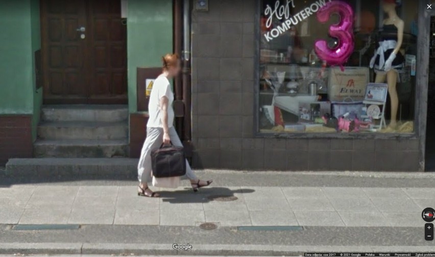 Moda na ulicach Wągrowca. Jak ubierają się wągrowczanie można zobaczyć na zdjęciach wykonanych przez Google Street View