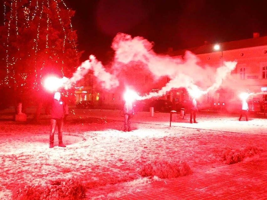 Nowy Tomyśl: Kibole oddali hołd