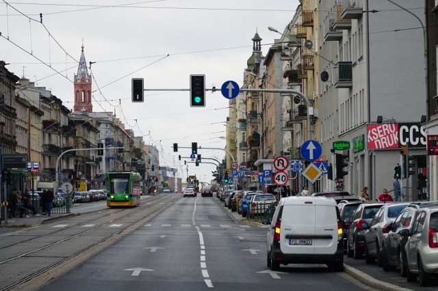 Bezpieczeństwo w ruchu drogowym w Poznaniu wzrasta.