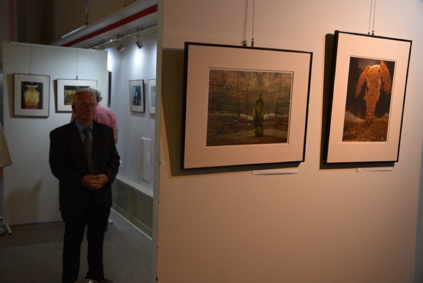 Otwarcie wystawy fotografii Zdzisława Beksińskiego w muzeum w Człuchowie