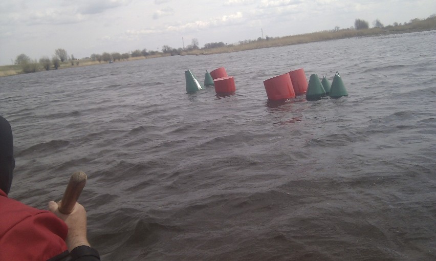 Trwają poszukiwania zaginionego na rzece Szkarpawa pracownika Regionalnego Zarządu Gospodarki Wodnej