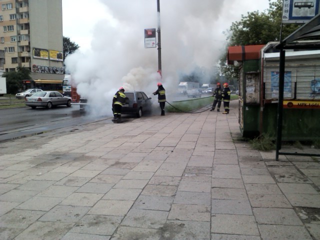 Spłonął samochód na ulicy Paderewskiego w Łodzi