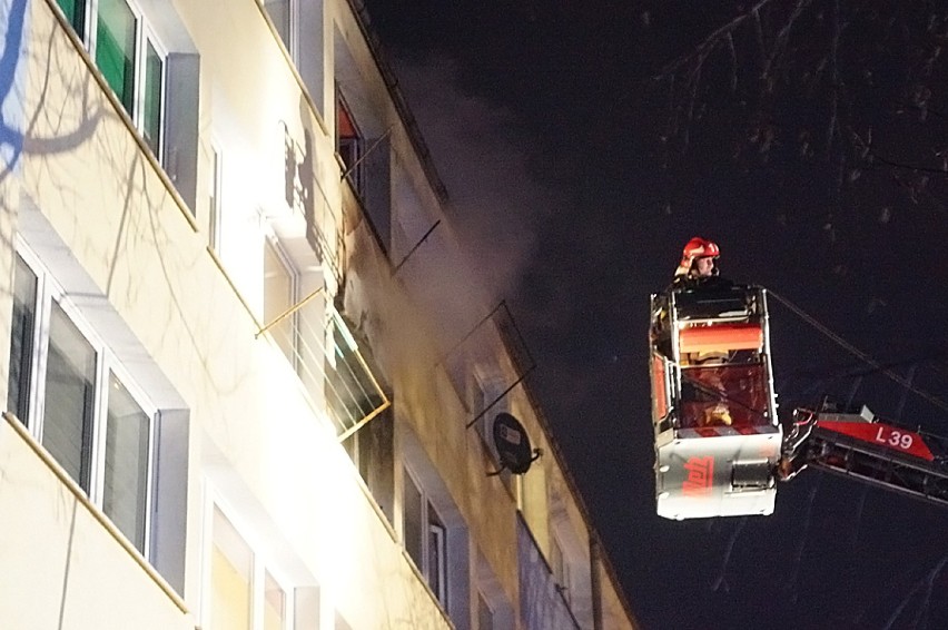 Pożar bloku przy alei Wojska Polskiego w Kaliszu