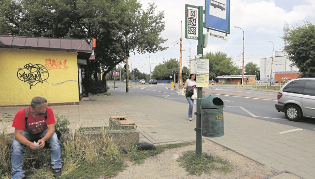 Tak wygląda przystanek "Pomorzany". To  przedostatni punkt  przed  pętlą przy ul. Dobrzyńskiej.