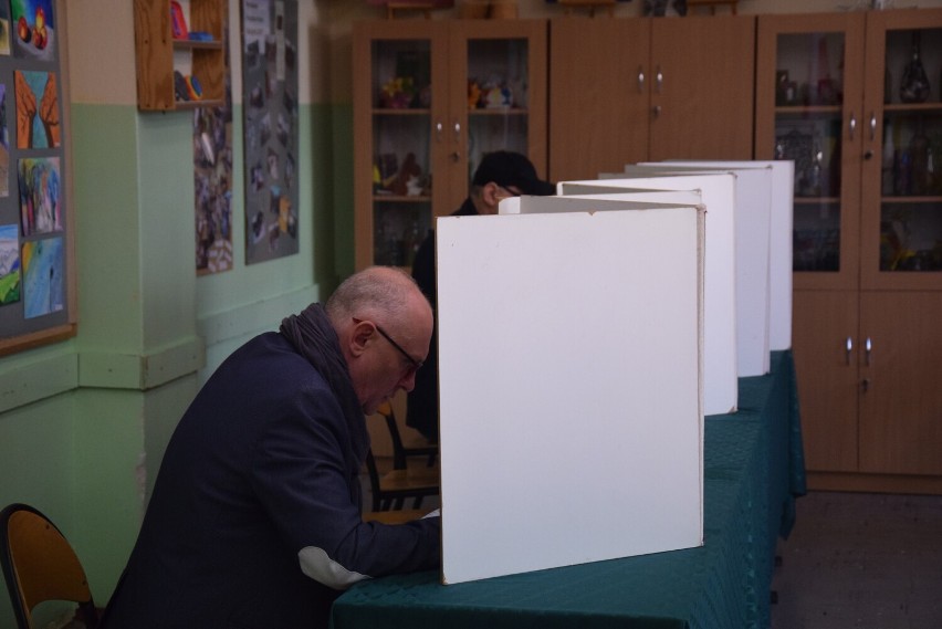 W Jastrzębiu-Zdroju głosowanie odbywało się w 38 lokalach...