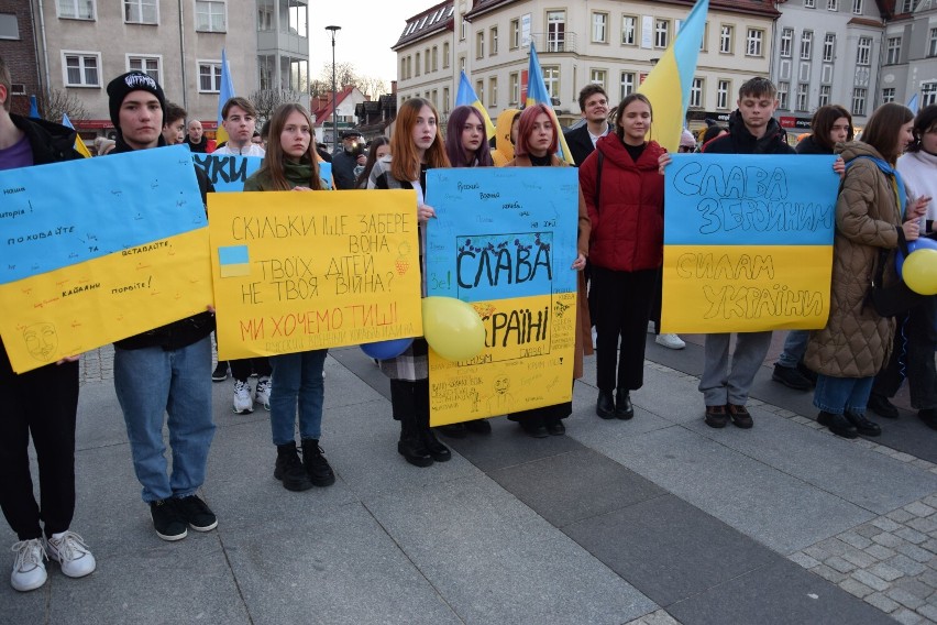 Kilka dni temu poparcie dla Ukrainy manifestowano w...