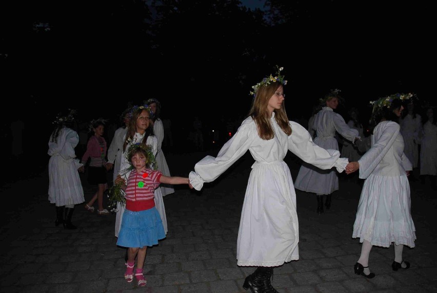 Krotoszyn - tradycje sobótkowej nocy. Impreza w parku. ZDJĘCIA