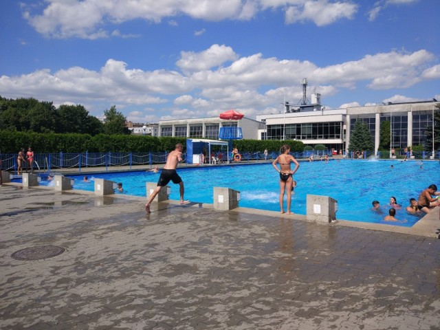 Od soboty Poznaniacy mogą korzystać z basenu letniego Chwiałka.