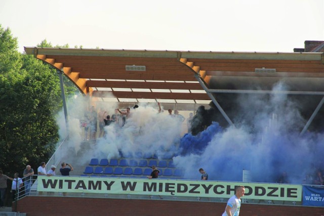 Warta Międzychód pokonała GLKS Wysoka 5:2 (2:0). Spotkanie rozegrano na Stadionie Miejskim w Międzychodzie 28 maja 2016.