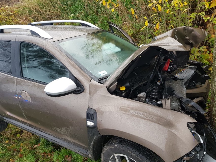 Wypadek w Zakrzewie. Jedna osoba trafiła do szpitala [zdjęcia]