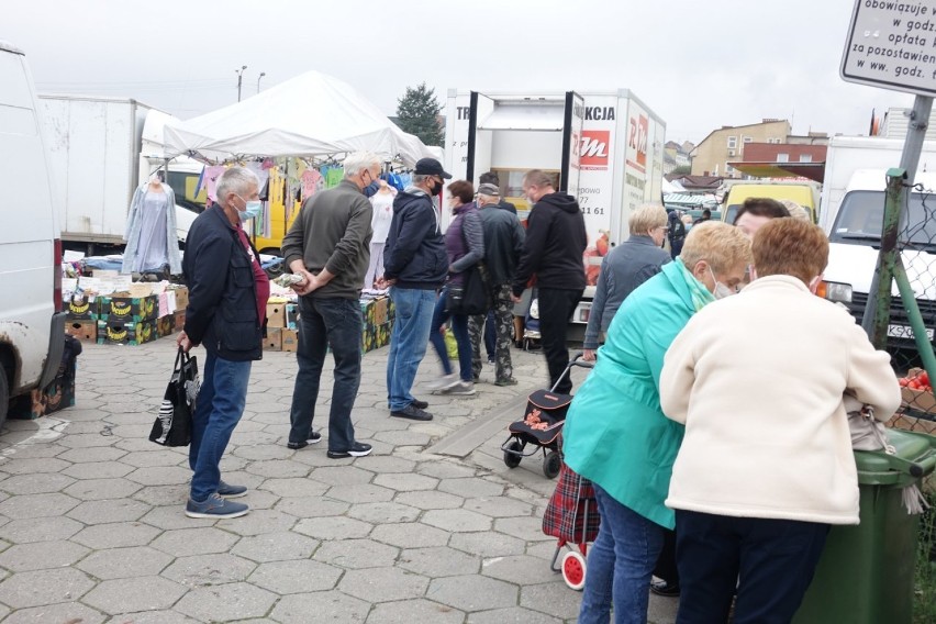 Gostyń. Powiat gostyński - strefa czerwona obostrzeń. Przygotowania mieszkańców do czekających ich zmian [ZDJĘCIA] 