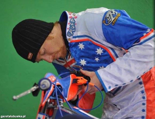 Jason Crump dużo testował i kręcił. Wiadomo, zawodowiec. (fot. Tomasz Gawałkiewicz/ZAFF)