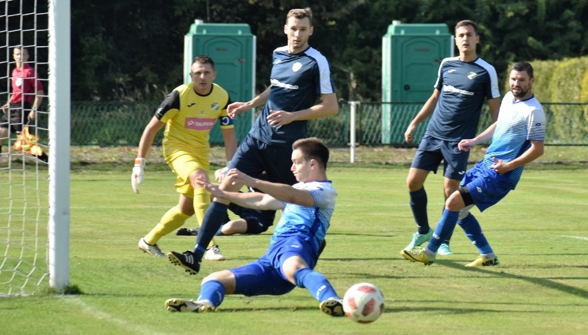 V liga piłkarska, Wadowice: Niwa Nowa Wieś - Nadwiślanin...