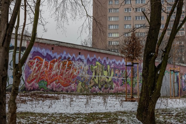 Od lat niemal na każdym kroku w Krakowie można zobaczyć pseudograffiti