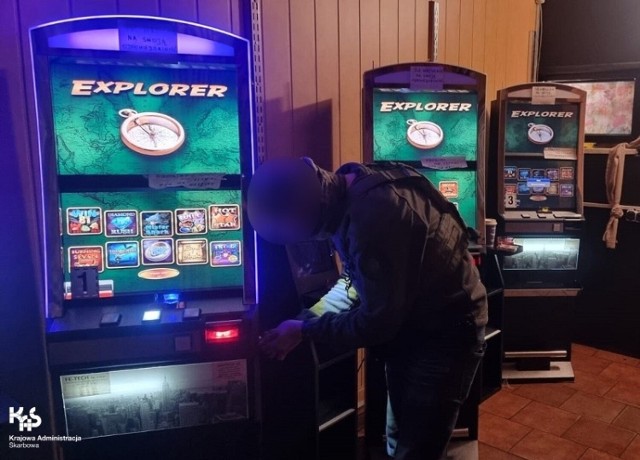 W lokalu pod Nysą znajdowały się trzy nielegalne automaty do gier hazardowych.