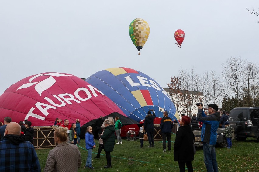 Balony wystartowały z Tarnowskich Błoń przy ulicy...