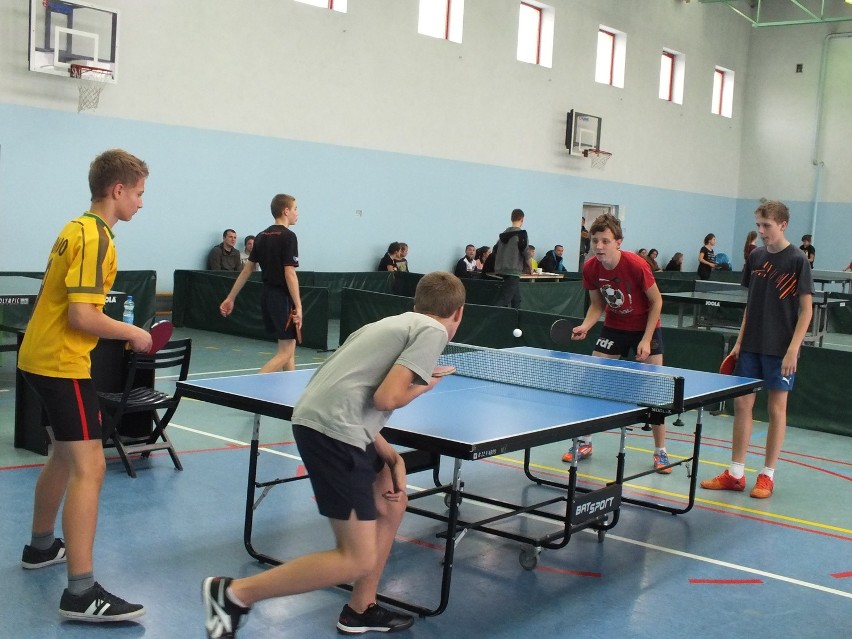 Gimnazjada w tenisie stołowym w Łobudzicach