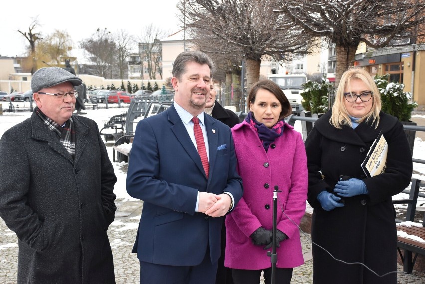 "Tak dla In Vitro" w Malborku. Parlamentarzystki Koalicji Obywatelskiej zbierały podpisy pod projektem ustawy 