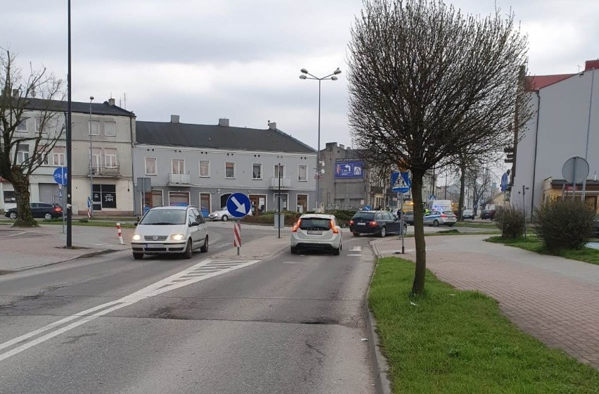 Pijany kierowca spowodował wypadek na Rondzie Ofiar Zbrodni Katyńskiej w Radomsku