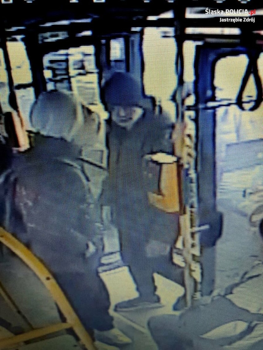 Jastrzębie-Zdrój: Atak w autobusie! Okradli młodą kobietę, stosowali przemoc. Policja szuka świadków
