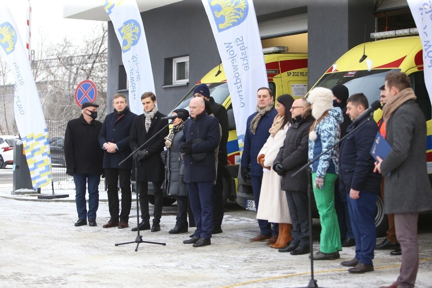 RPR w Sosnowcu otrzymało trzy nowe ambulanse. Ich...