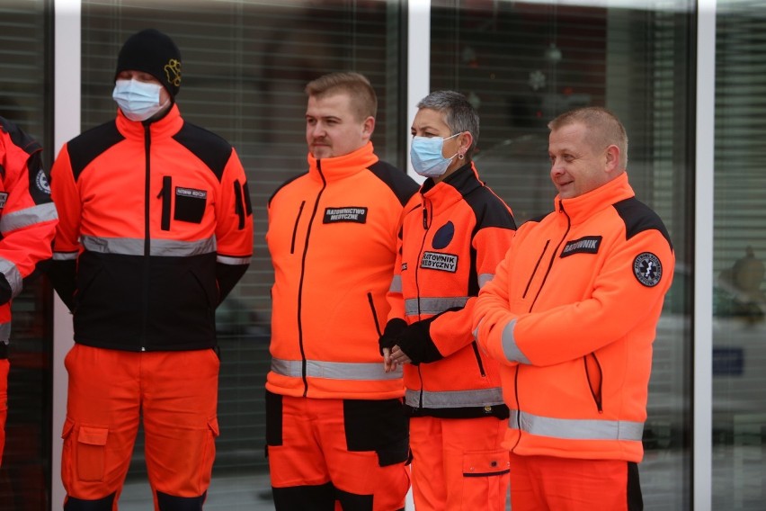 RPR w Sosnowcu otrzymało trzy nowe ambulanse. Ich...
