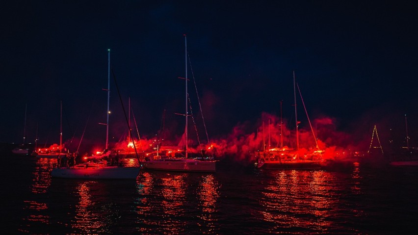 Święto Morza 2019 w Gdyni. Nocna Parada Żeglarska, 22...