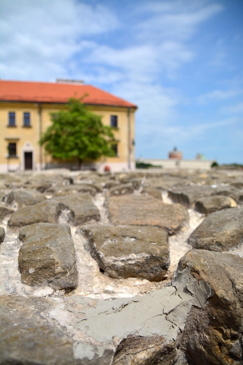 Remont placu Po Farze. Naprawa potrwa do końca czerwca (ZDJĘCIA)