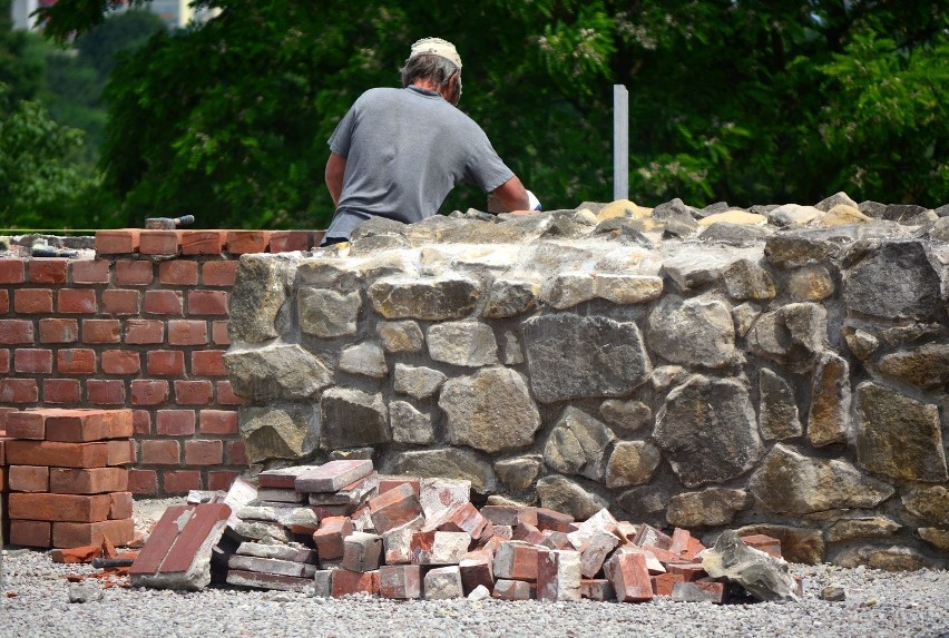 Remont placu Po Farze. Naprawa potrwa do końca czerwca (ZDJĘCIA)