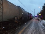 Zderzenie pociągów w Myszkowie. Sparaliżowany ruch kolejowy, utrudniony ruch drogowy ZDJĘCIA