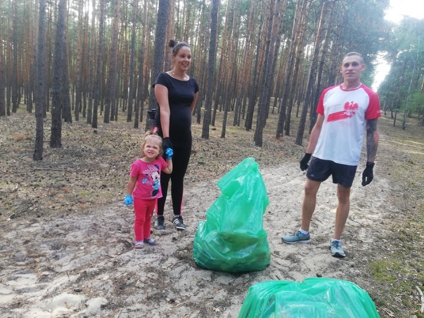 Akcja ,,Posprzątaj z nami " zakończona sukcesem! Przeraża jedynie ilość śmieci w naszych lasach... 