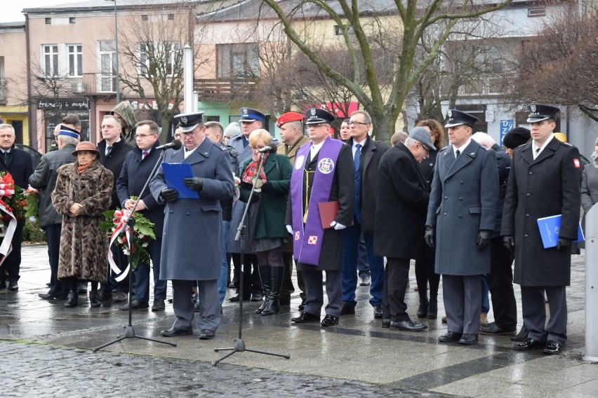 Obchody Narodowego Dnia Pamięci „Żołnierzy Wyklętych” w Łasku [zdjęcia]