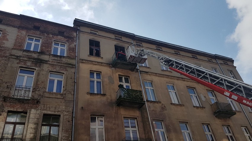 Pożar na Struga w Łodzi. Poparzeni mieszkańcy kamienicy....