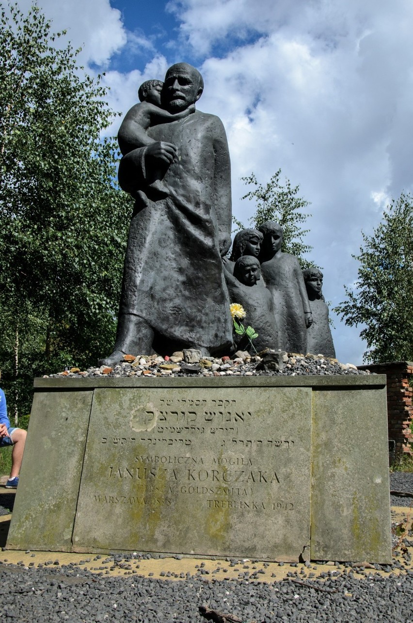 grób Janusza Korczaka