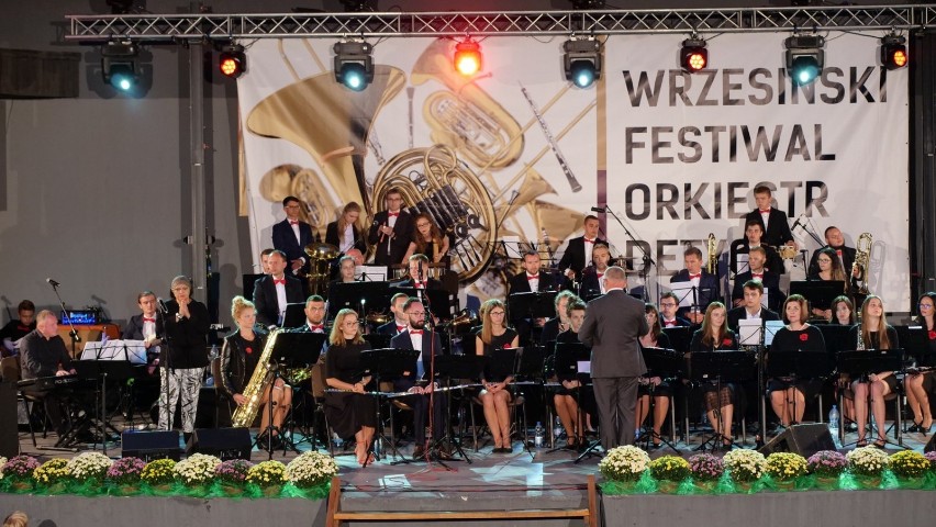 Grażyna Łobaszewska wystąpiła wraz z Wrzesińską Orkiestrą Dętą
