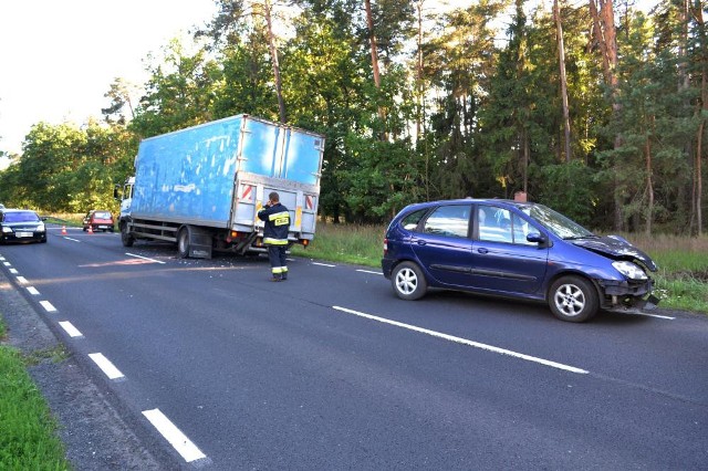 Wypadek pod Antoninem: Jedna osoba ranna, utrudnienia w ruchu przez kilka godzin