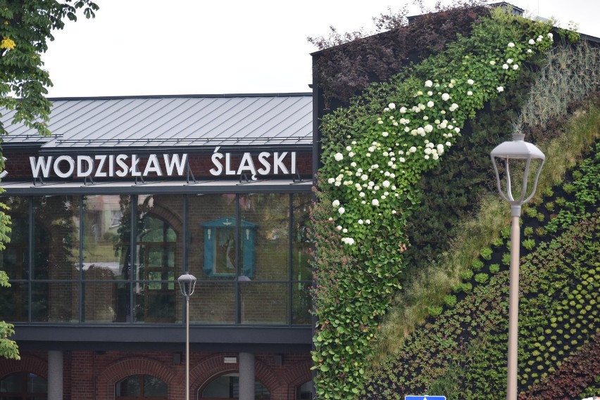 Tak prezentuje się dworzec kolejowy w Wodzisławiu Śl.