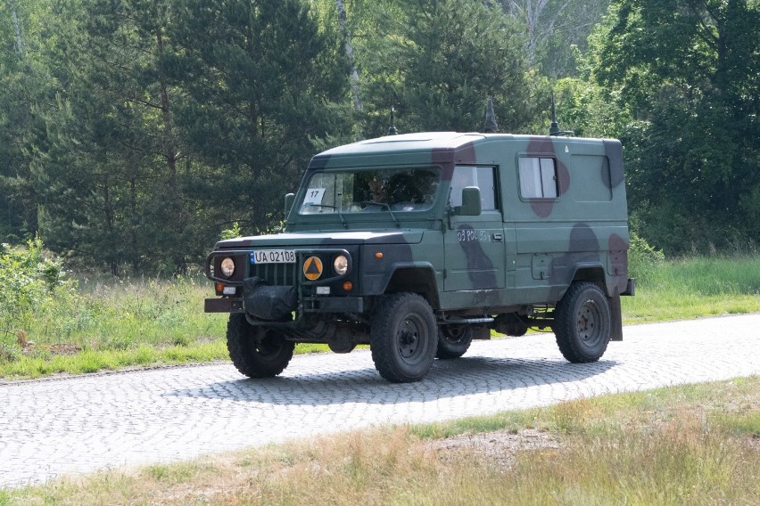 Pancerniacy ze Świętoszowa trenują nad Sanem, 600 km od...