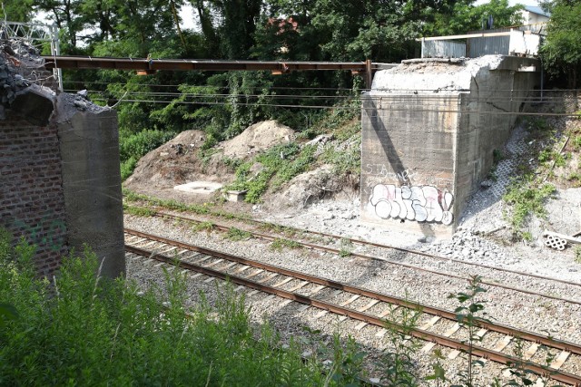 Po rozbiórce starego wiaduktu, co planowano od wielu lat, powstanie nowa konstrukcja z dojazdem na osiedle Piaski