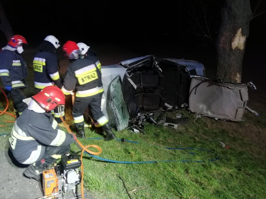 Słomków Suchy. 20-latek w stanie ciężkim, poszukiwany kierowca drugiego pojazdu[FOTO]