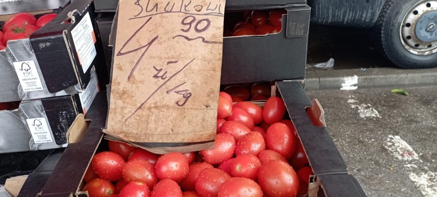 Pomidory za 4,90 złotych.
