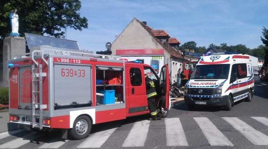 Wypadek w Skokach. Motorowerzysta trafił do szpitala