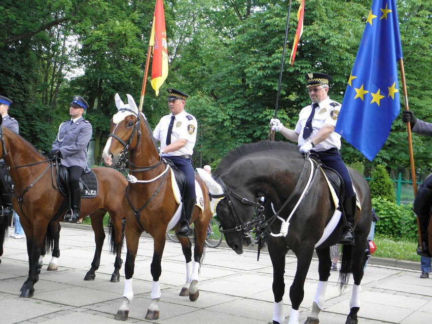 policja konna na paradzie