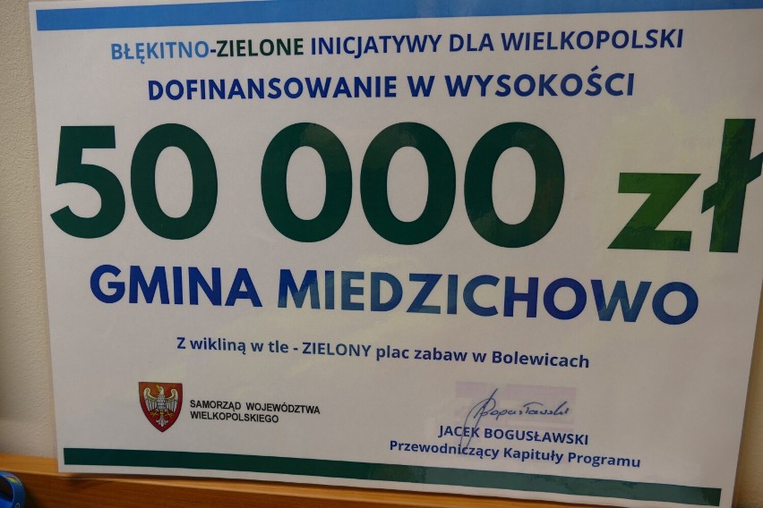 Jeszcze w tym roku mieszkańcy Bolewic będą się cieszyć z nowego placu zabaw! Gmina Miedzichowo otrzymała dofinansowanie na ten cel! 