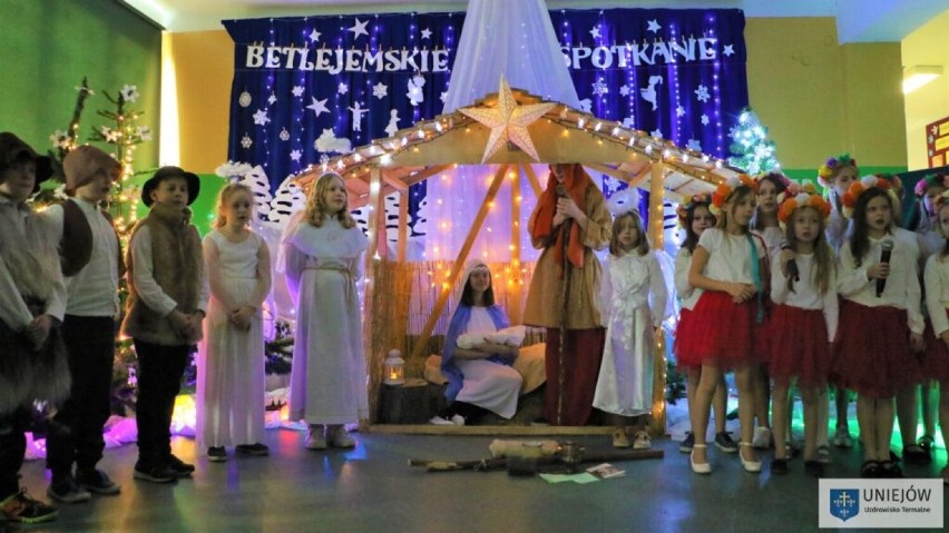 Jasełka „Betlejemskie spotkanie” wystawiono w szkole w Wilamowie w gminie Uniejów ZDJĘCIA