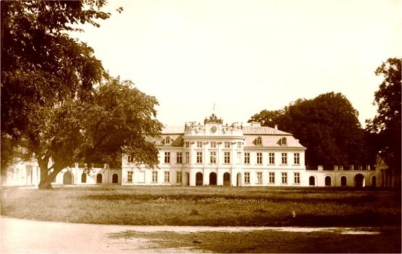Prezentujemy historyczne fotografie pałacu w Szczekocinach