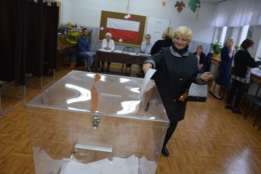 Głosowanie w komisji w Przedszkolu Tęcza w Szczecinku