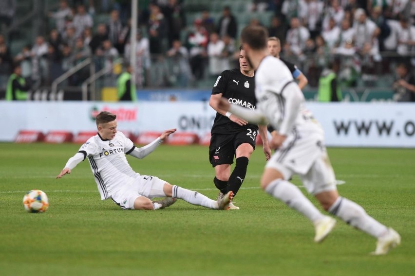 Legia wyprzedza w tabeli Cracovię o trzy punkty