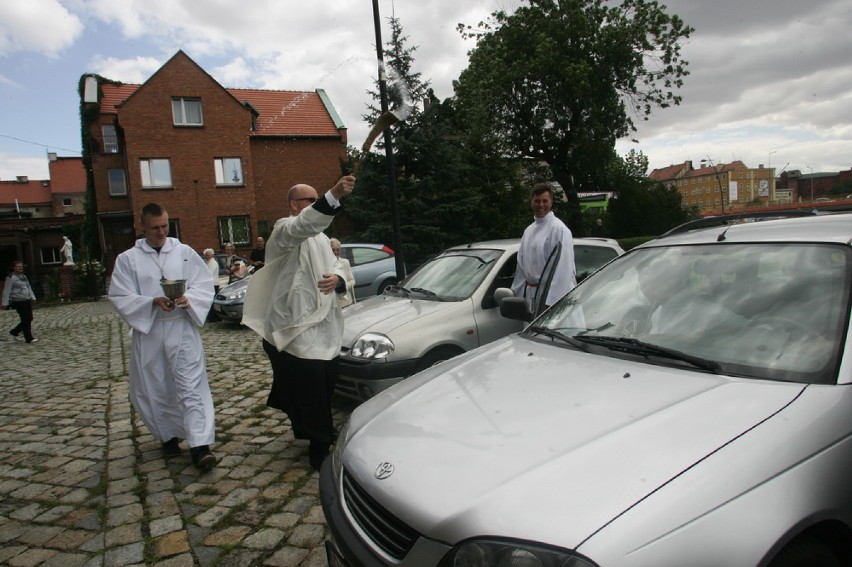 Święcenie samochodów w Legnicy (ZDJĘCIA)